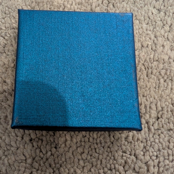 Elegant Red Costume Bracelet - Picture 2 of 3